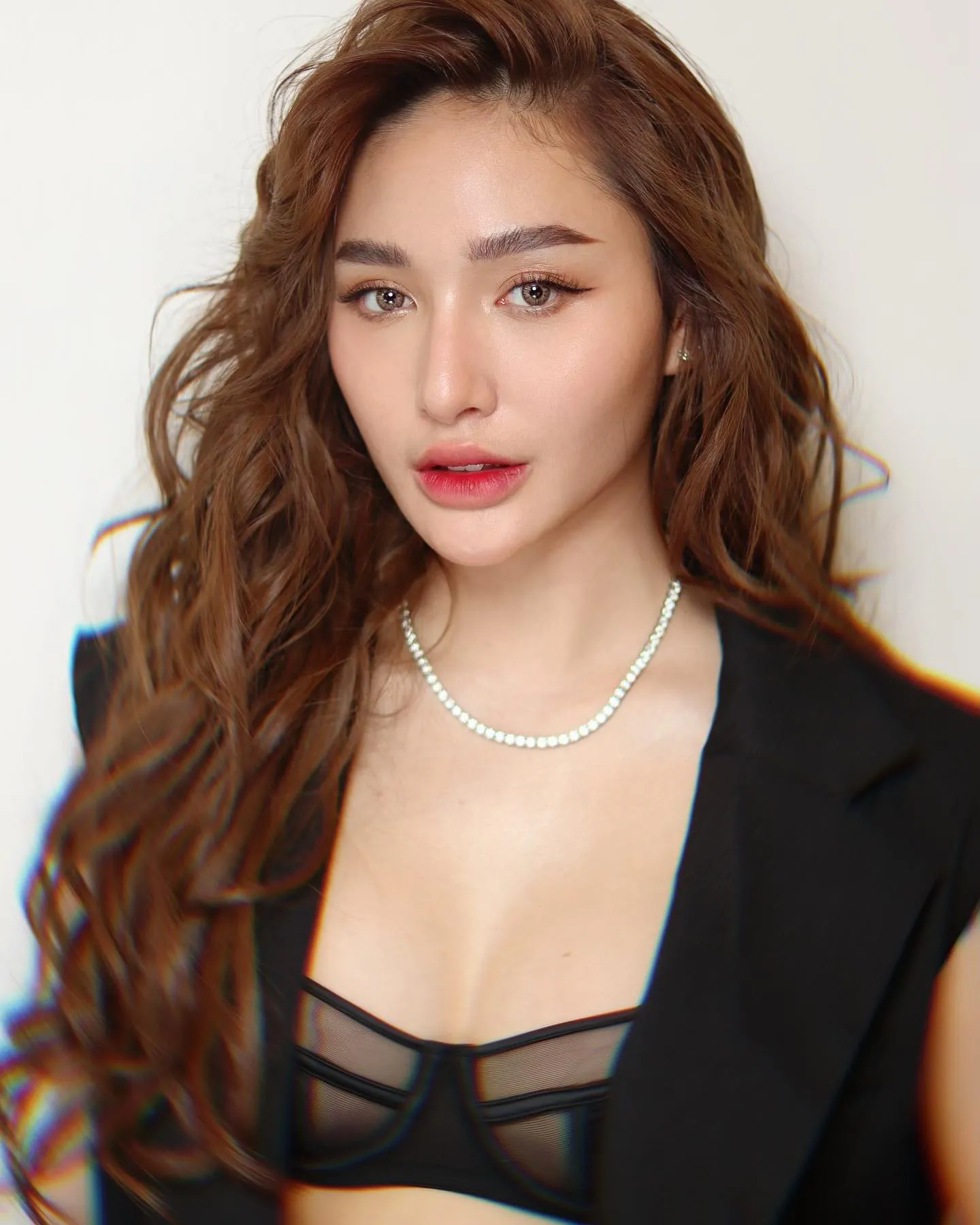Sachzna Laparan - sachzna-laparan-4.webp